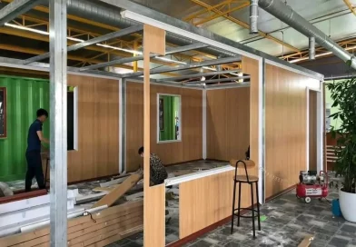 Chi phí làm vách nhựa Nano 2 mặt giả gỗ không cần khung xương tại Hà Nội và Tphcm Sài Gòn 2026 theo mét vuông trọn gói