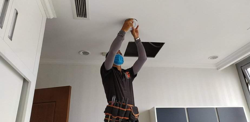 Báo giá vá lỗ đèn trần thạch cao 2026 tại Hà Nội và Tphcm Sài gòn theo m2 trọn gói