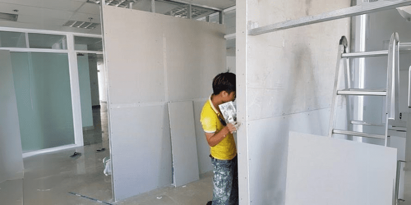 Báo giá ốp tường thạch cao 2026 – 2027 tại Hà Nội và Tphcm Sài gòn theo mét vuông hoàn thiện trọn gói